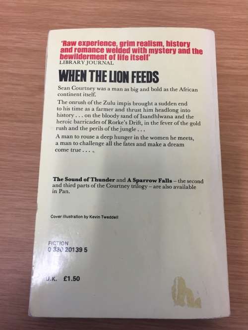 WHEN THE LION FEEDS - WILBUR SMITH